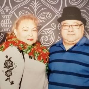 Meet your Posher, Maria elena